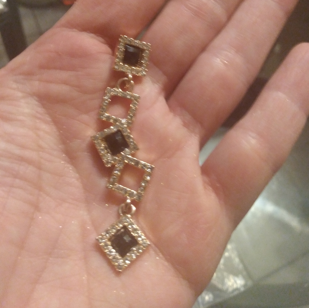 5/$25 Black/gold/rhinestone earing/necklace charm - Picture 3 of 4